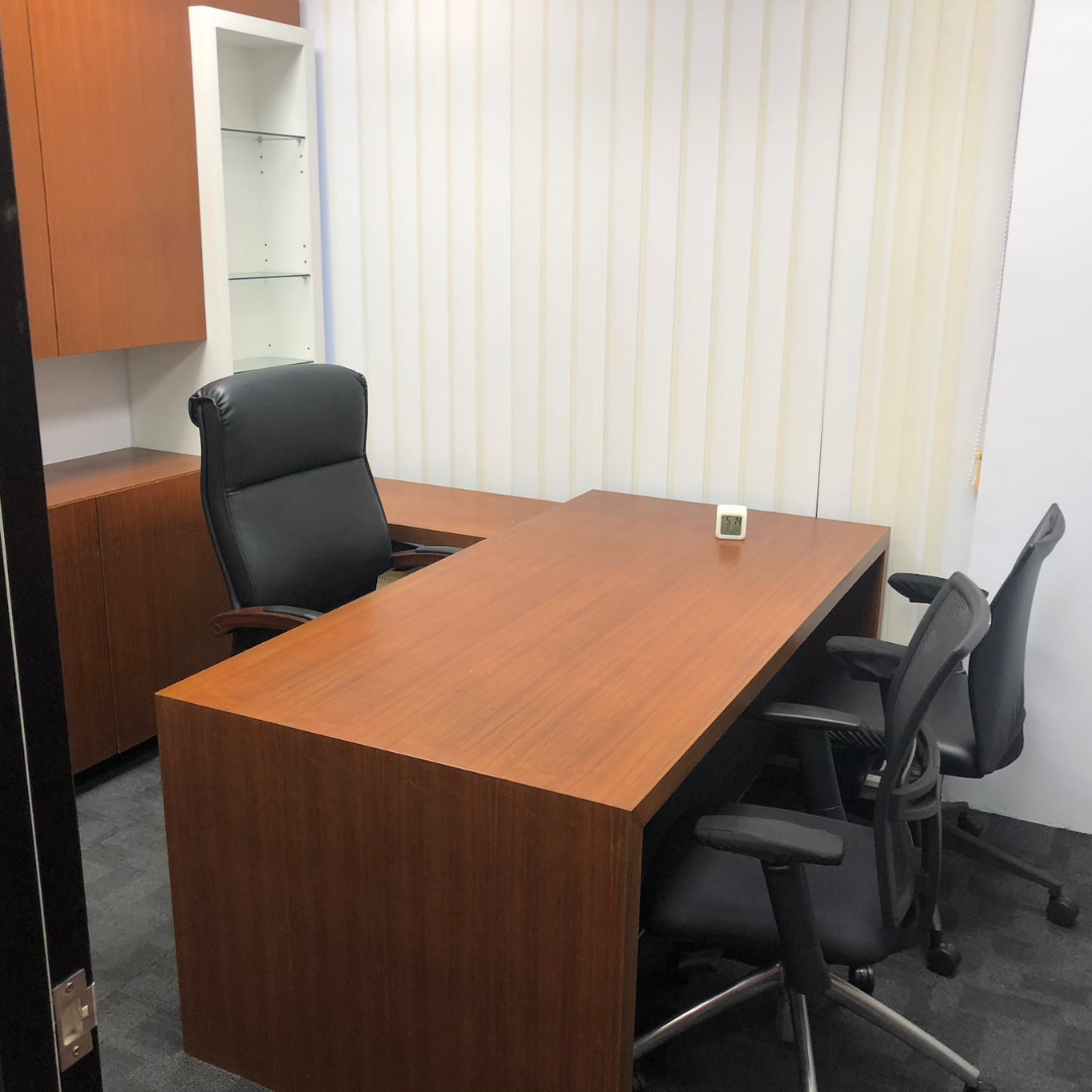 Premium Private Office Rental – 3-Person Meeting Room (Cozy & Confidential)